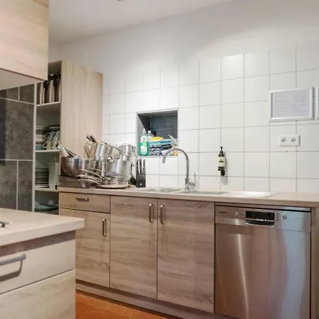 לינה וארוחת בוקר Haus Berchstein 3*